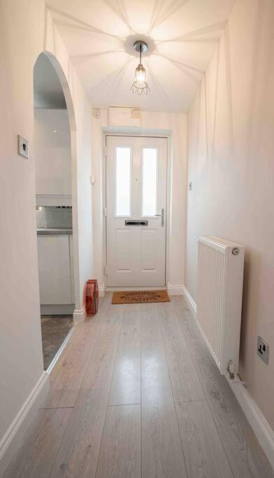 Stunning Abode 5 Min From Nec & Bhx, Pets Allowed Marston Green Номер фото