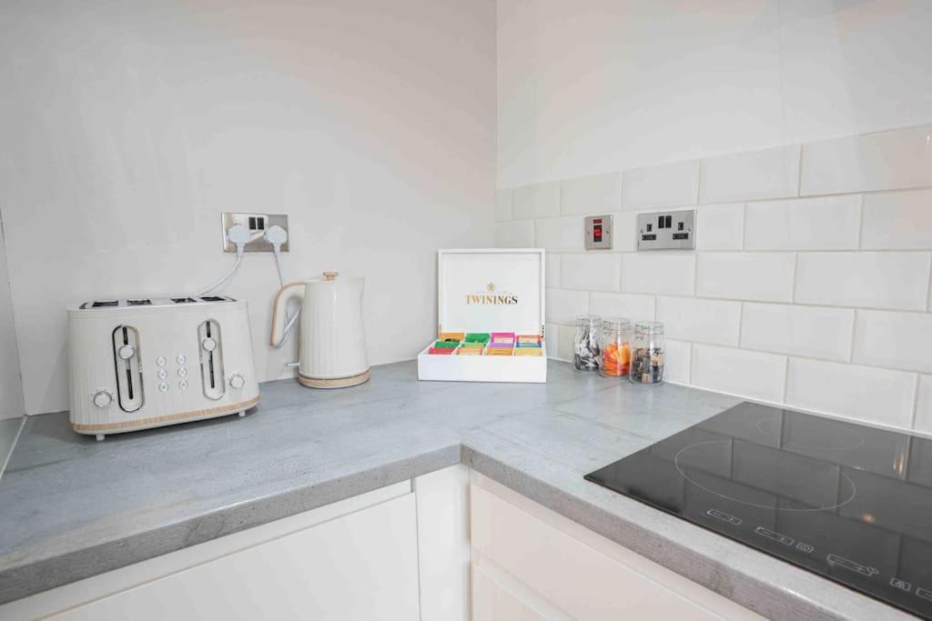 Stunning Abode 5 Min From Nec & Bhx, Pets Allowed Marston Green Номер фото